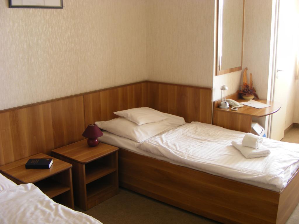 Hary Hotel 凯奇凯梅特 客房 照片