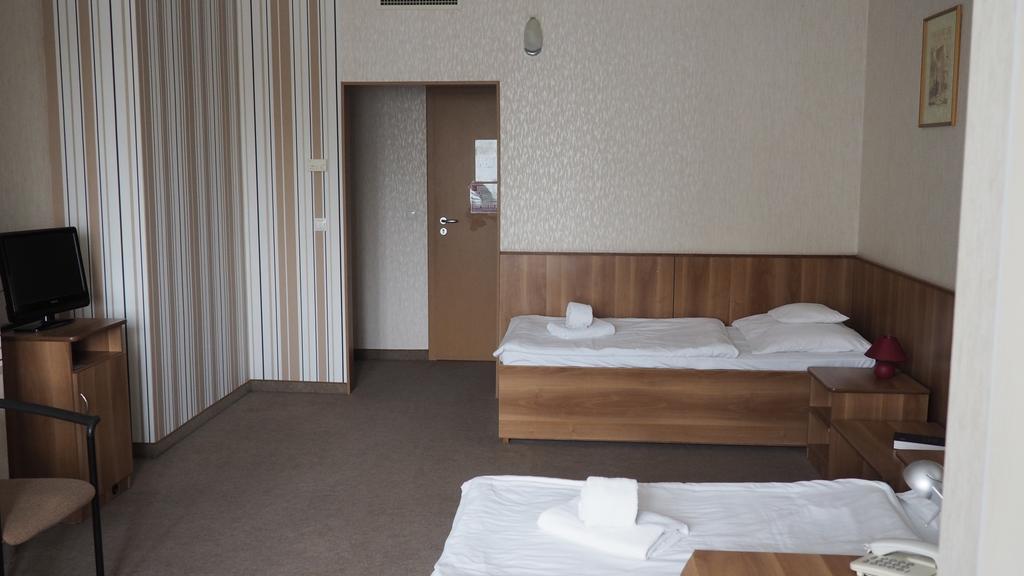 Hary Hotel 凯奇凯梅特 客房 照片