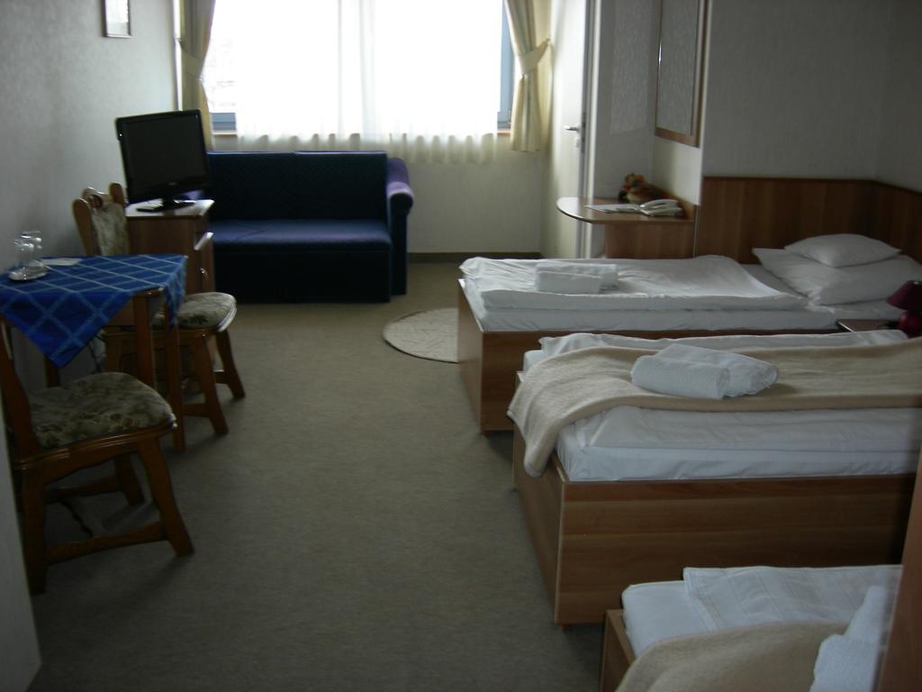 Hary Hotel 凯奇凯梅特 客房 照片